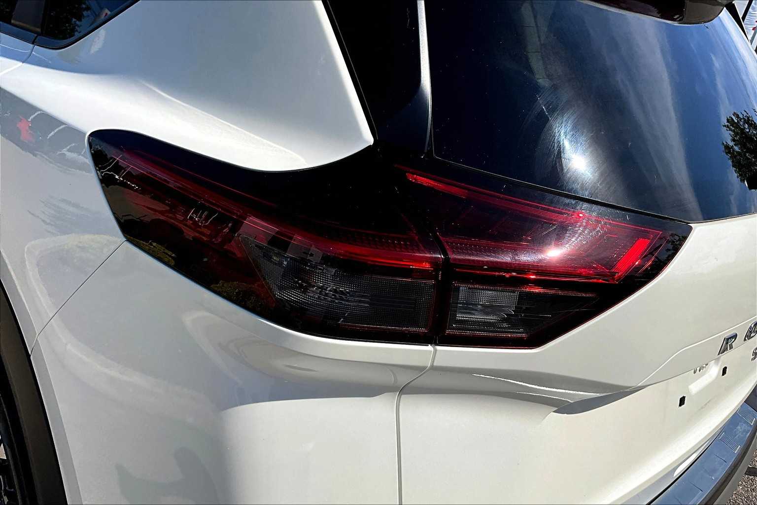 2022 Nissan Rogue SV - Photo 32