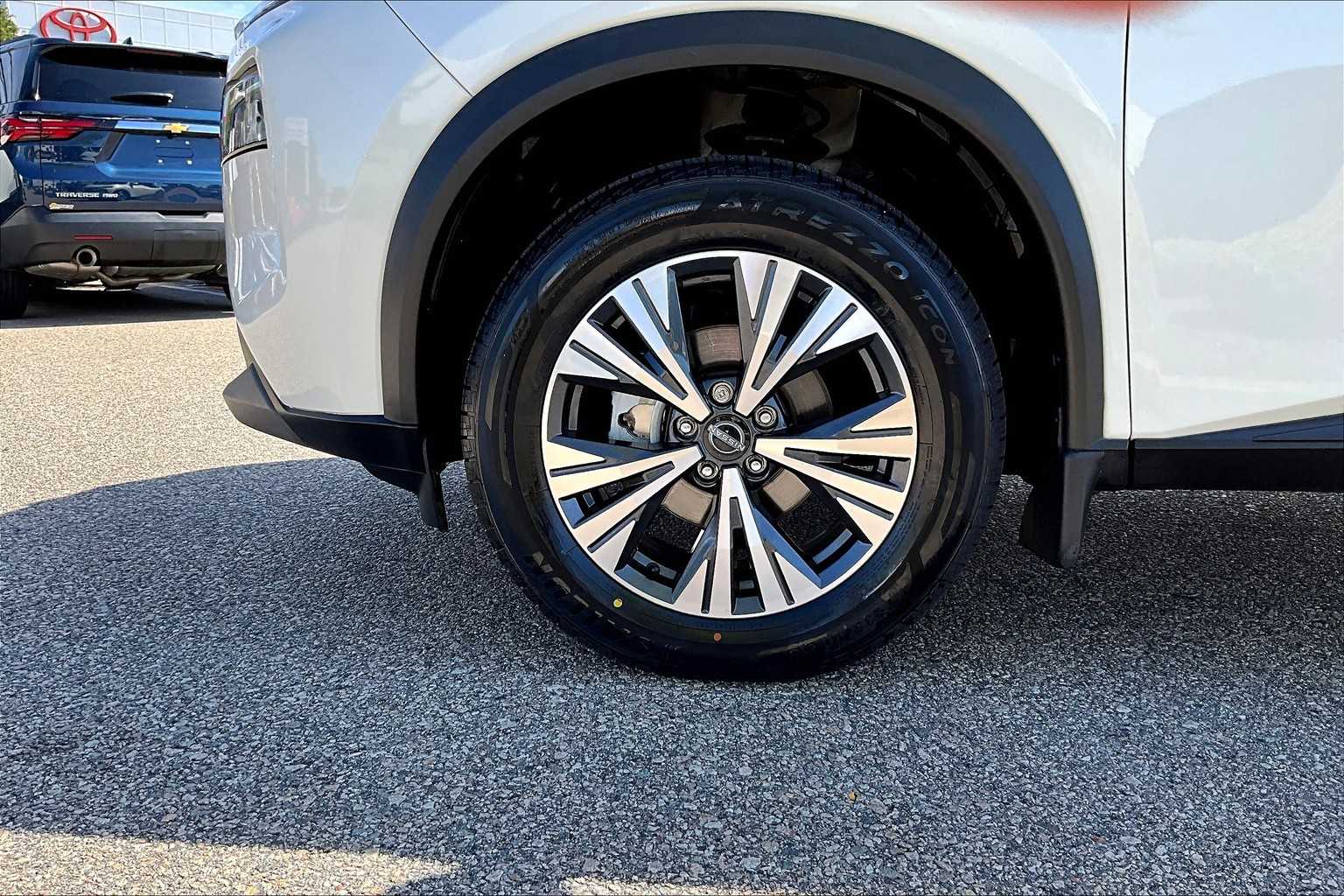 2022 Nissan Rogue SV - Photo 7
