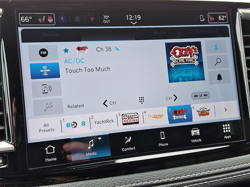 2025 Chrysler Pacifica Select - Photo 13