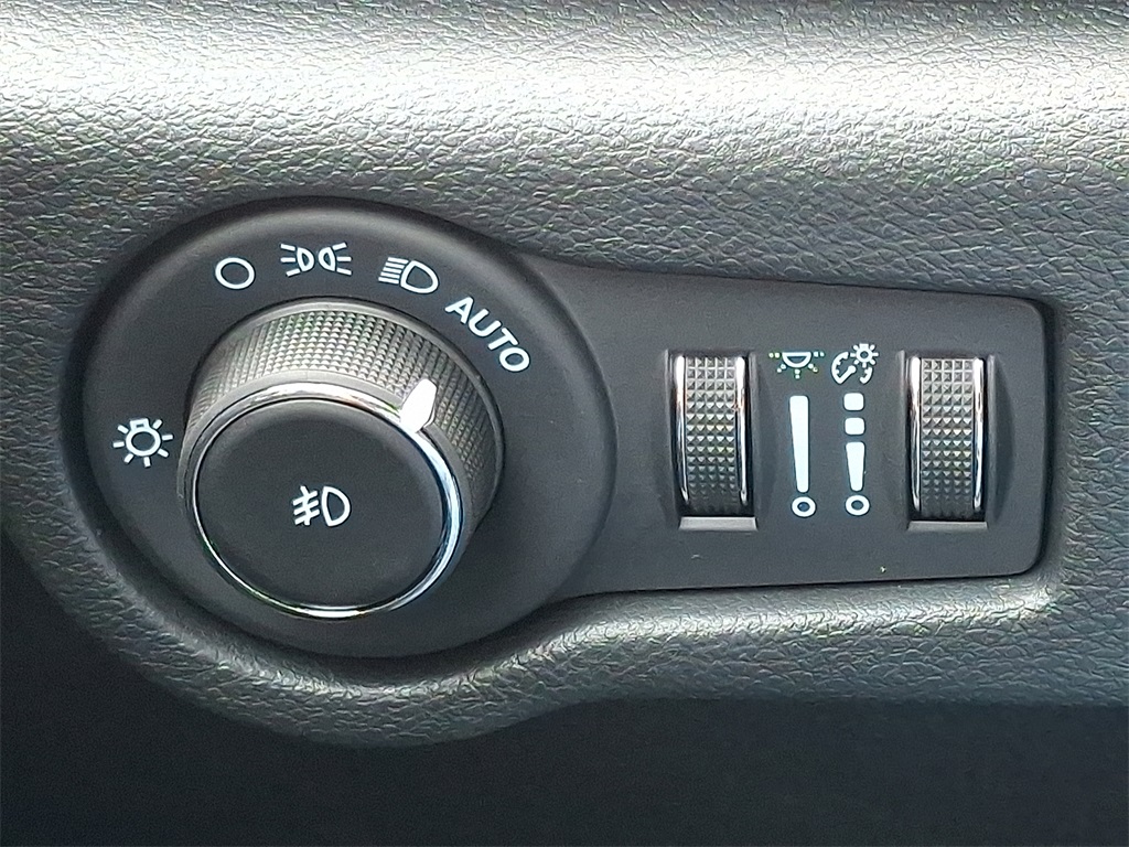 2025 Chrysler Pacifica Select - Photo 18