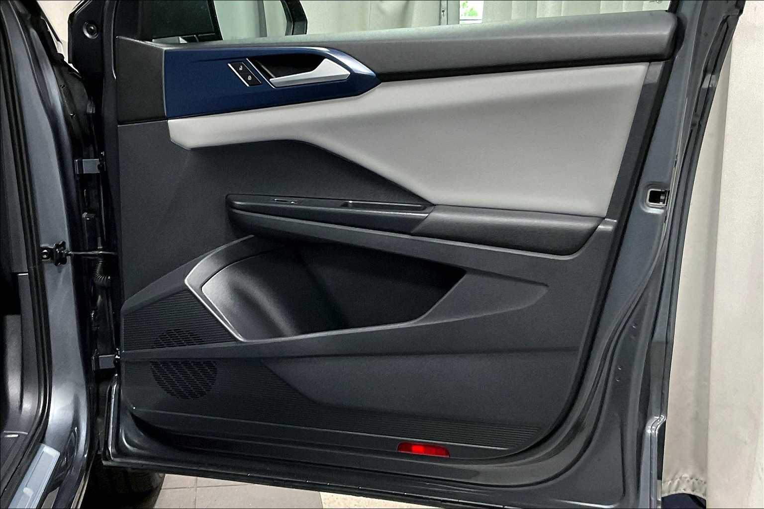 2023 Volkswagen Taos SE - Photo 13