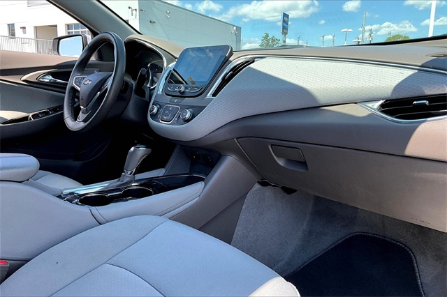 2017 Chevrolet Malibu LT - Photo 13
