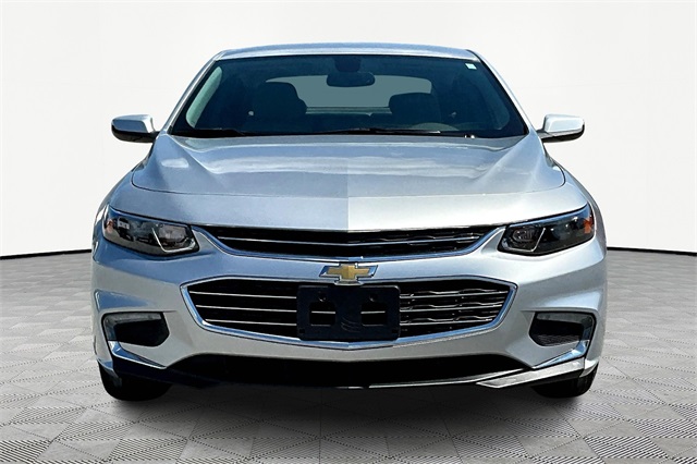 2017 Chevrolet Malibu LT - Photo 2