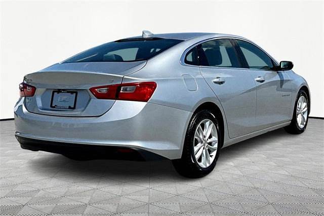 2017 Chevrolet Malibu LT - Photo 6