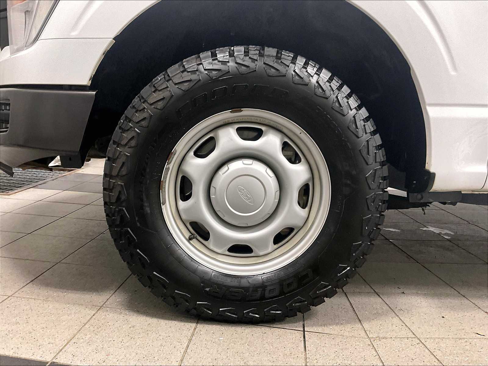 2022 Ford F-150 XL - Photo 7