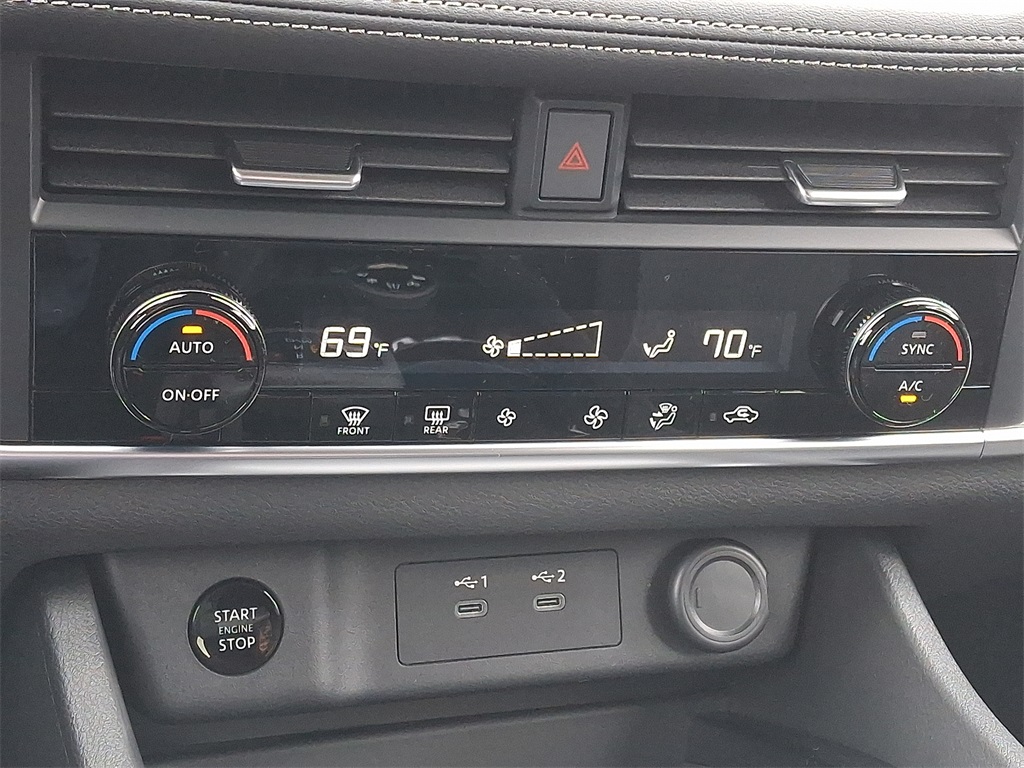 2025 Nissan Rogue SV - Photo 11