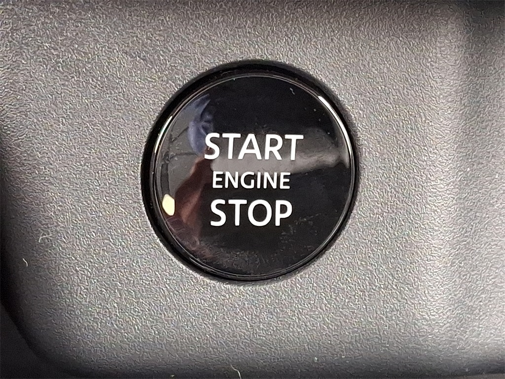 2025 Nissan Rogue SV - Photo 15