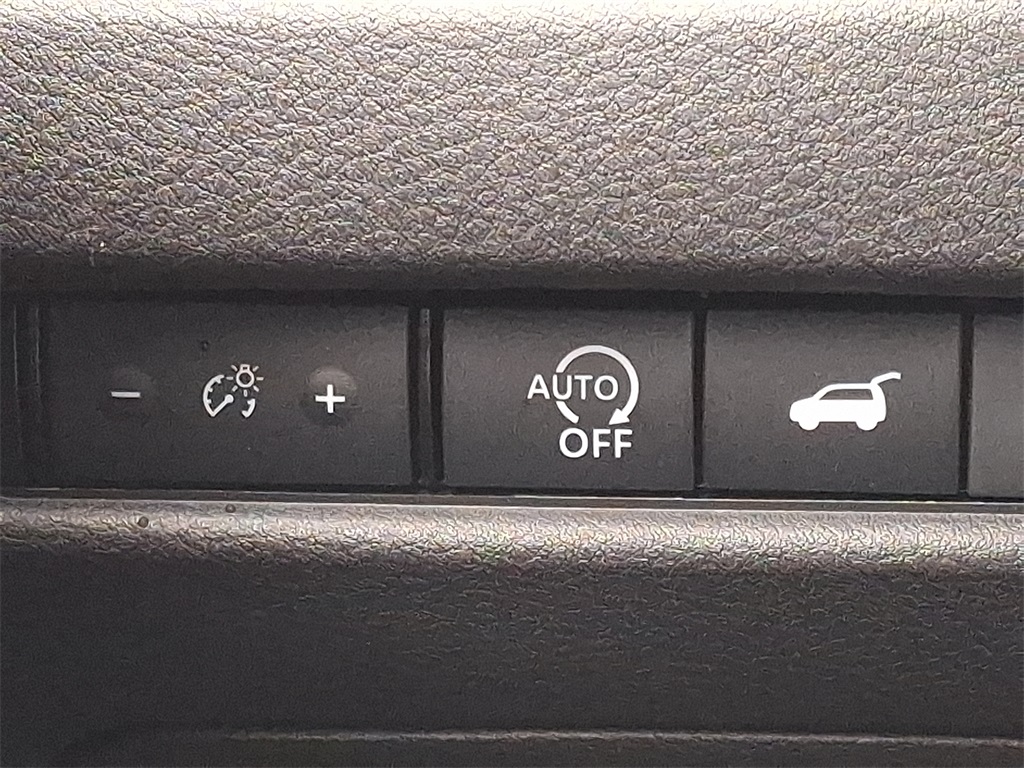 2025 Nissan Rogue SV - Photo 18