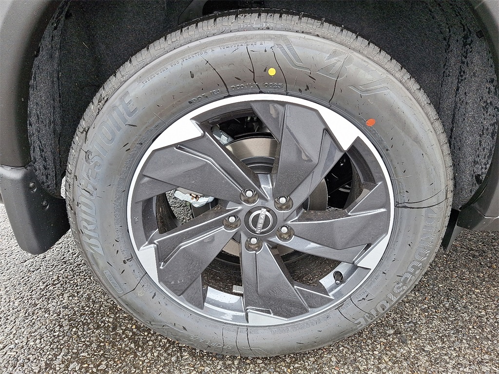 2025 Nissan Rogue SV - Photo 5