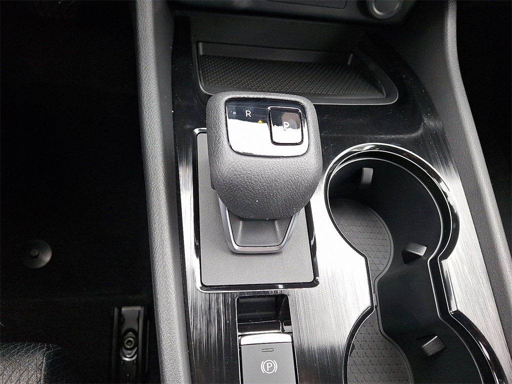 2025 Nissan Rogue SV - Photo 10