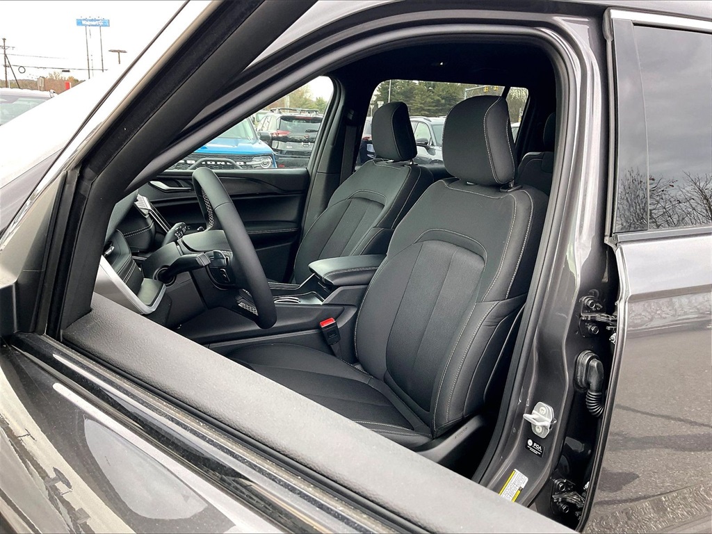 2025 Jeep Grand Cherokee L Laredo - Photo 11