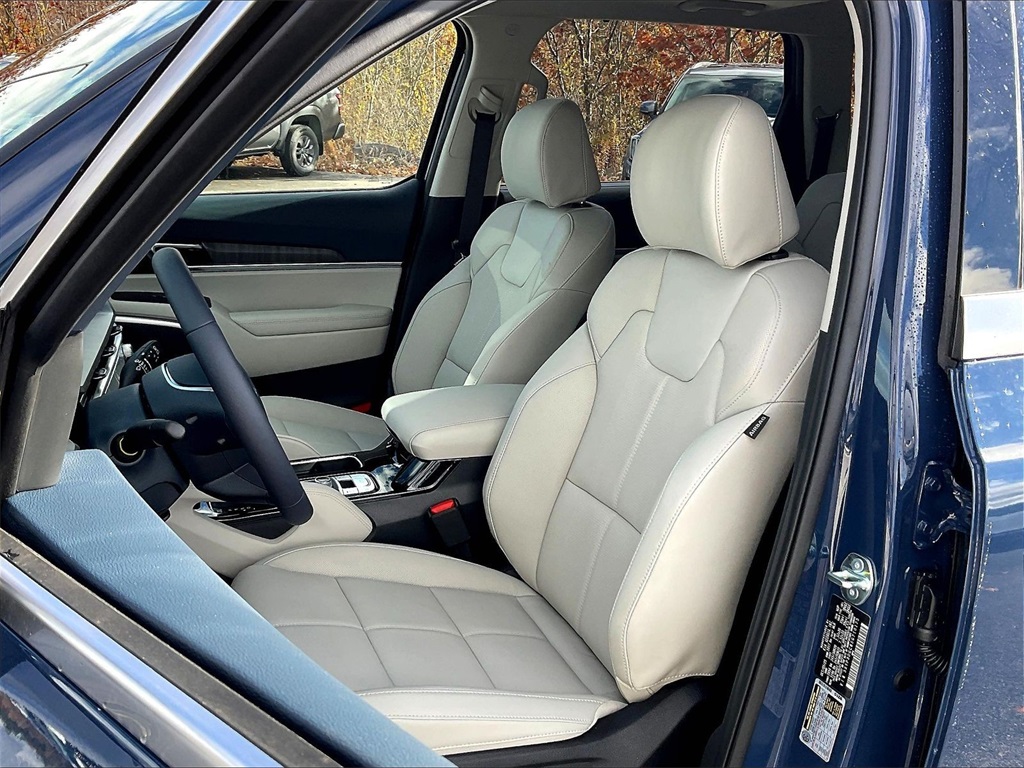 2025 Kia Telluride EX - Photo 11