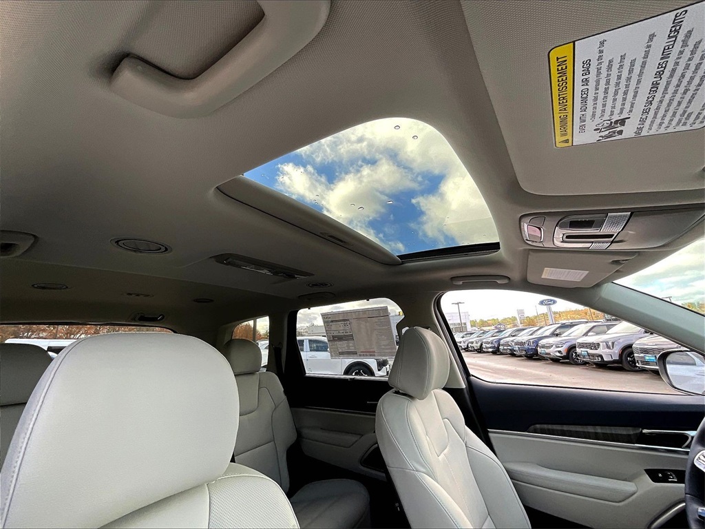 2025 Kia Telluride EX - Photo 18