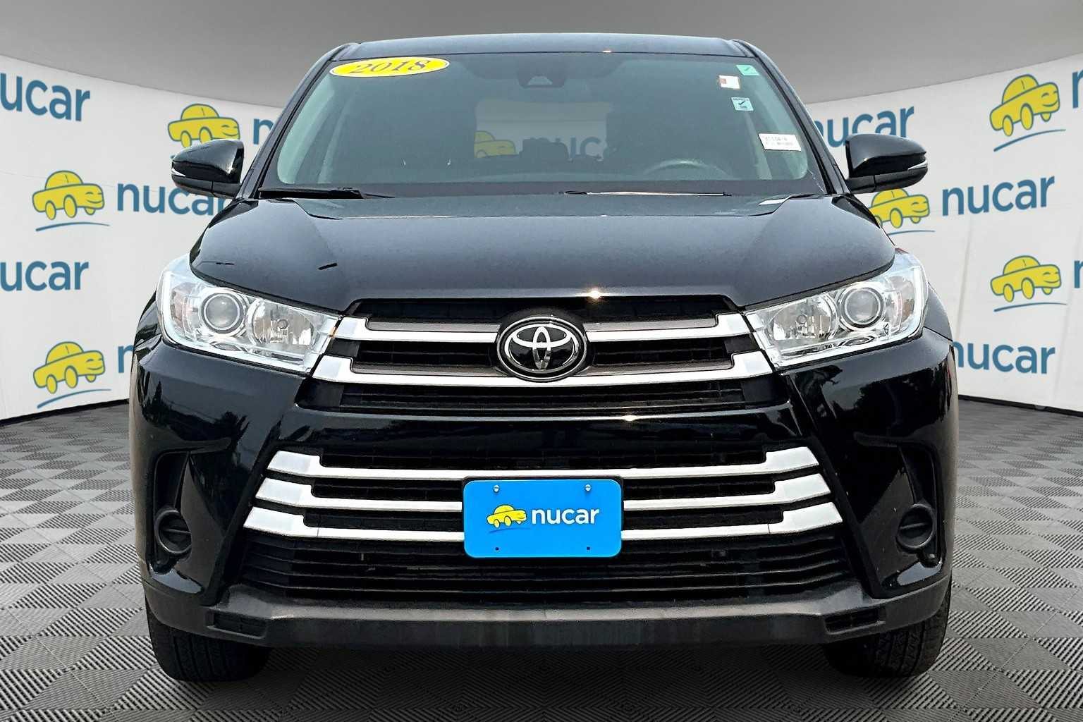 2018 Toyota Highlander LE - Photo 2