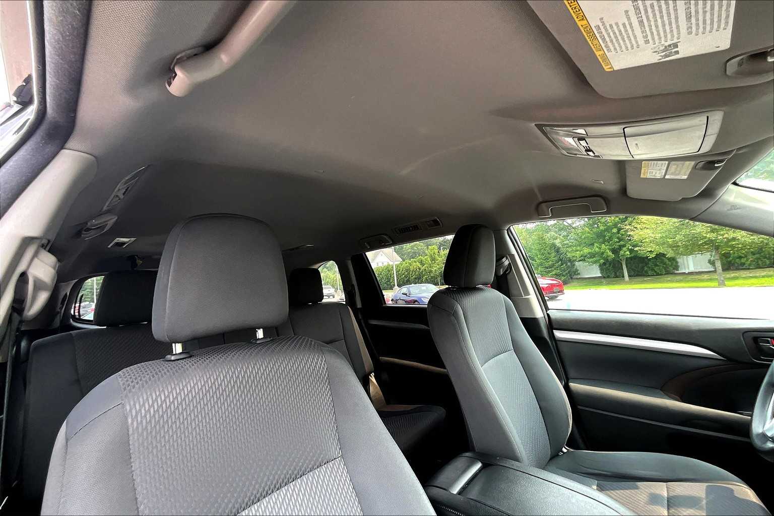 2018 Toyota Highlander LE - Photo 23