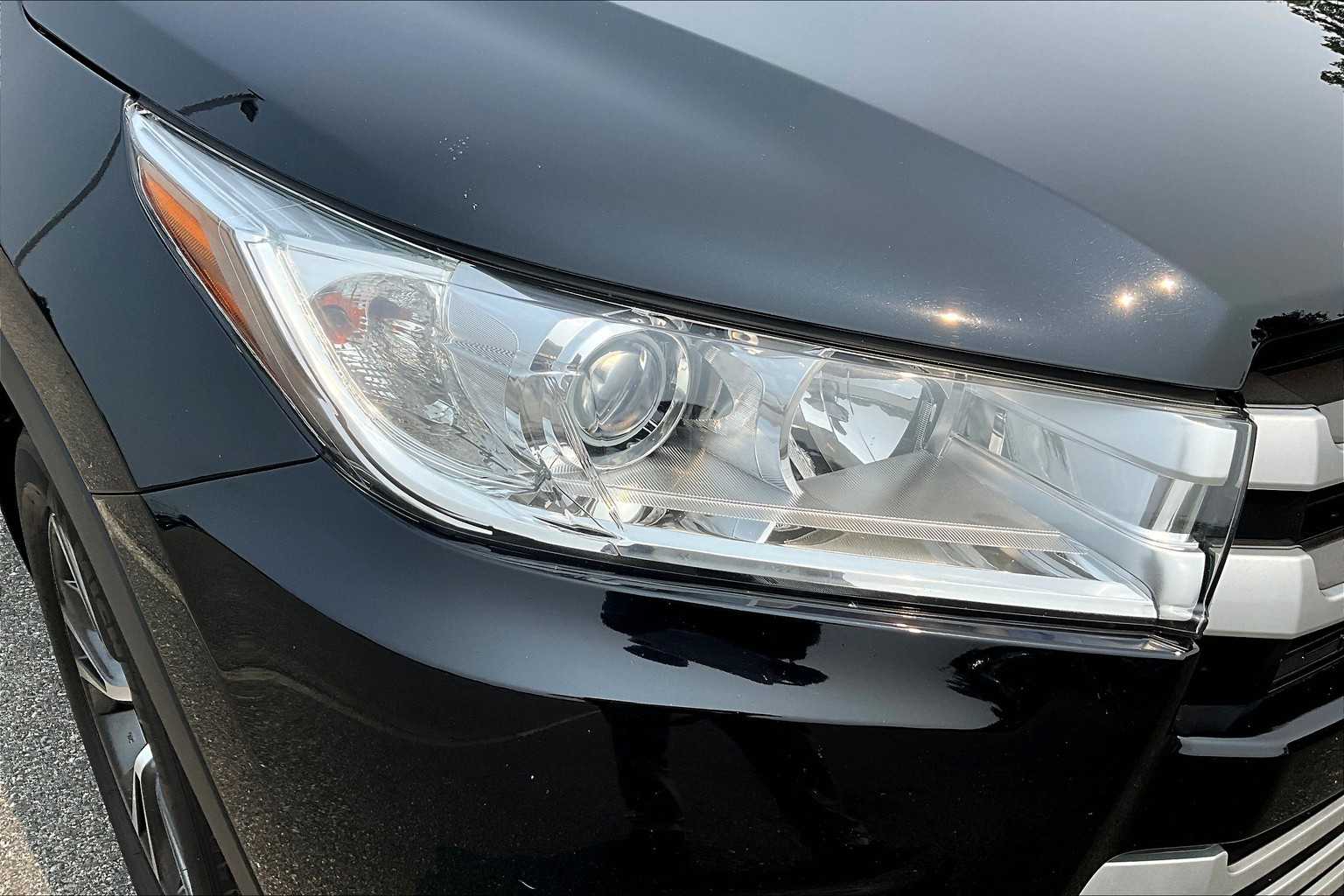 2018 Toyota Highlander LE - Photo 34