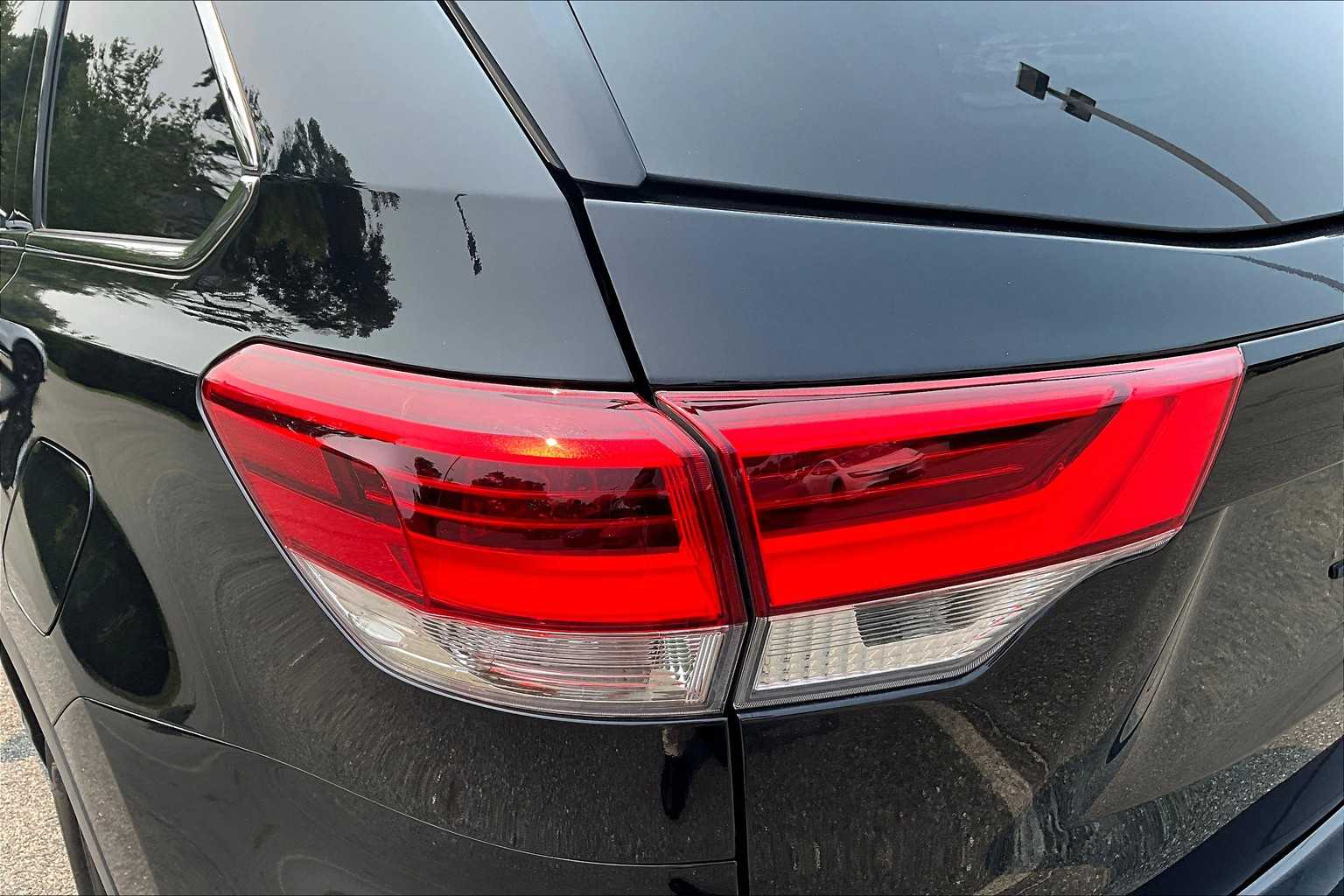 2018 Toyota Highlander LE - Photo 35