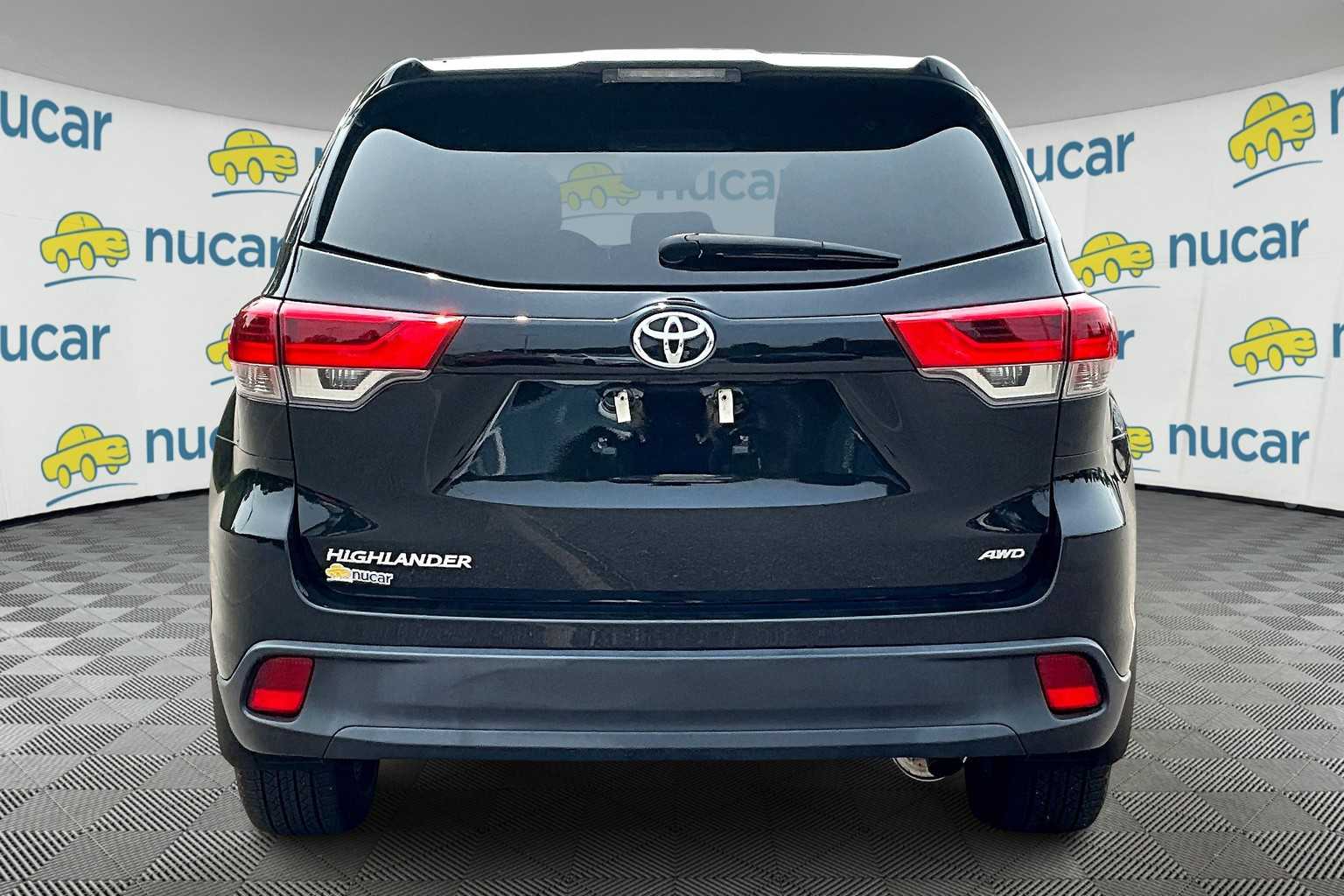 2018 Toyota Highlander LE - Photo 5