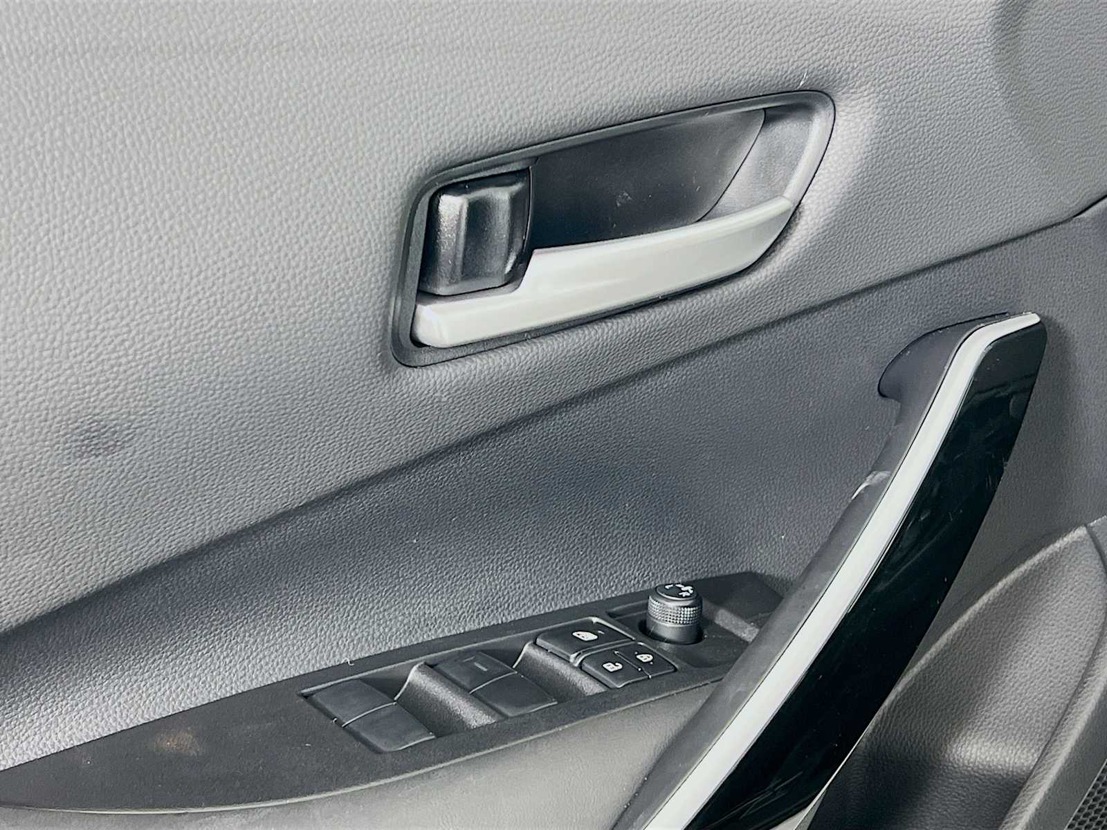 2026 Toyota Corolla XSE - Photo 15