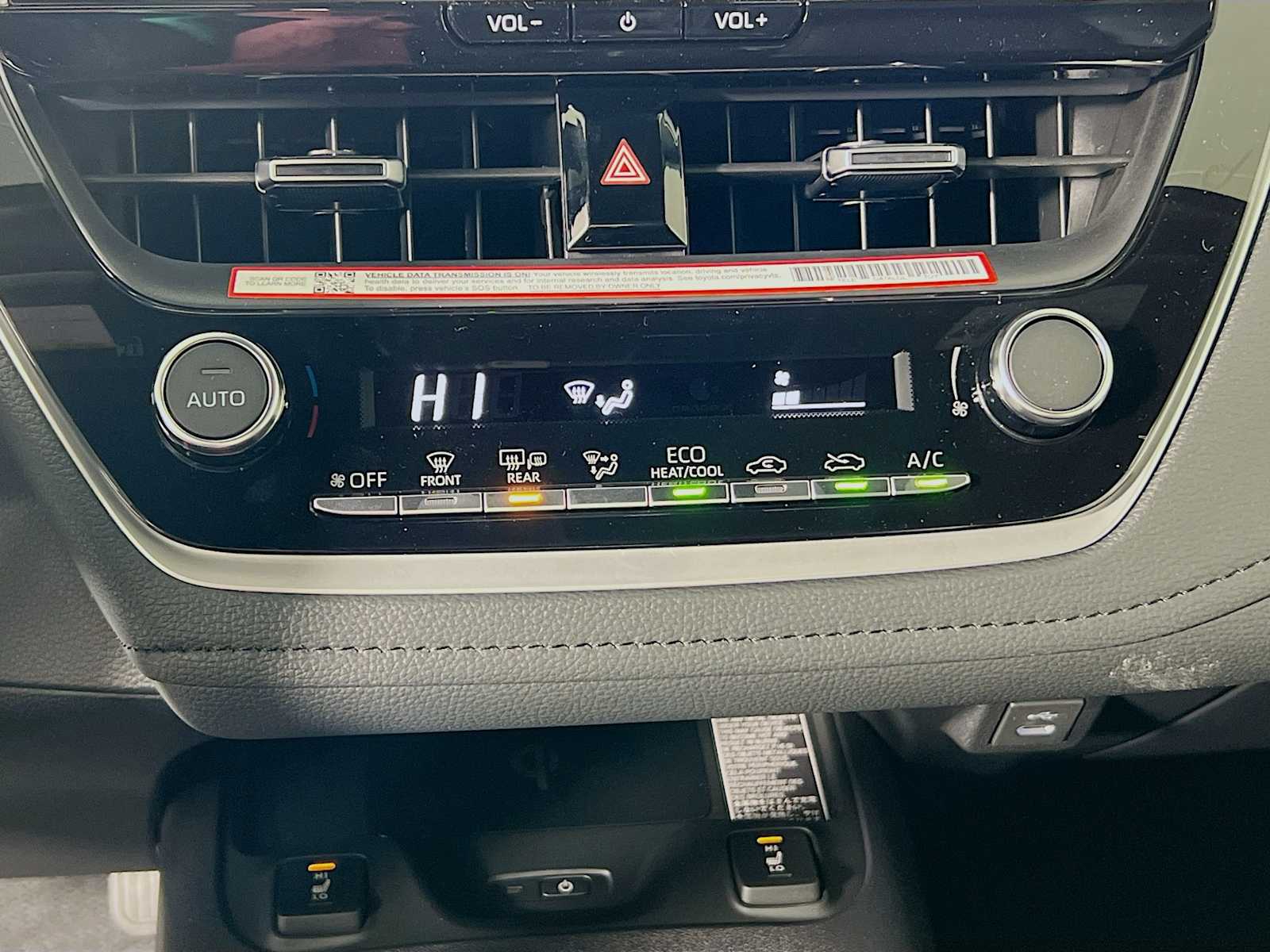 2026 Toyota Corolla XSE - Photo 8