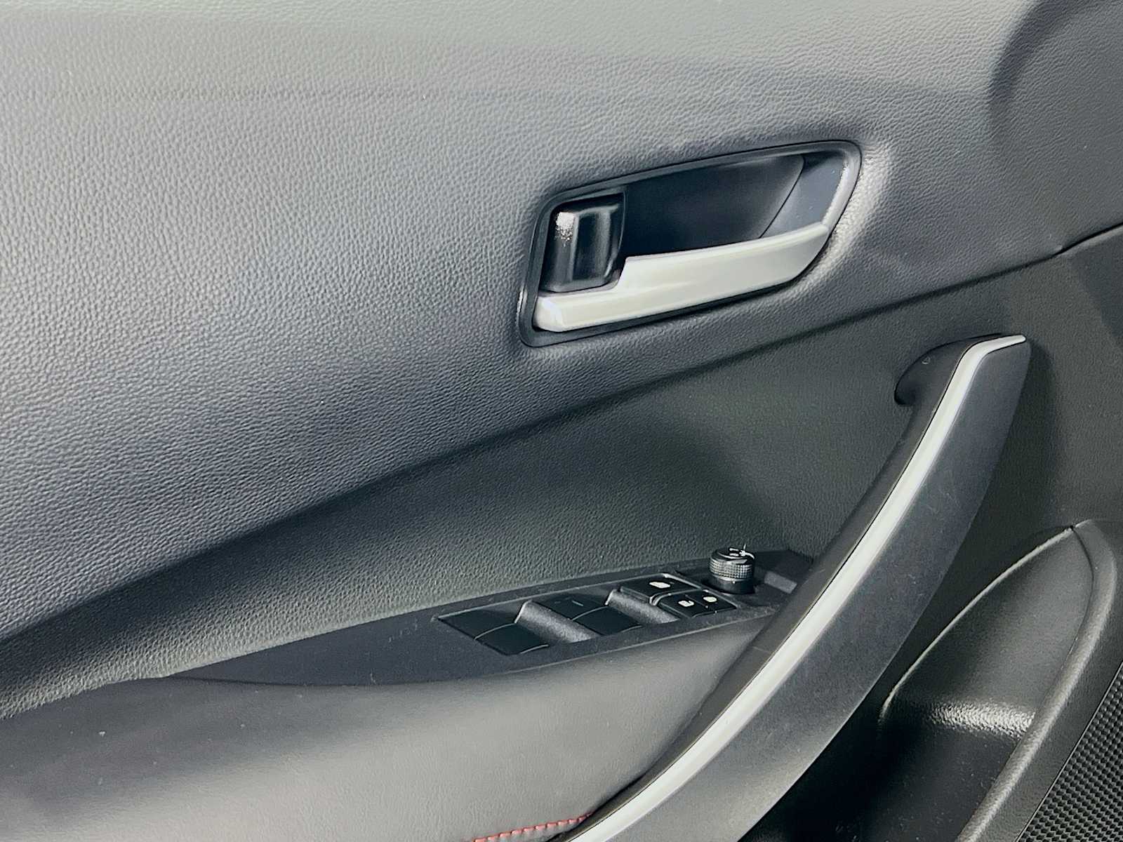 2023 Toyota Corolla SE - Photo 17