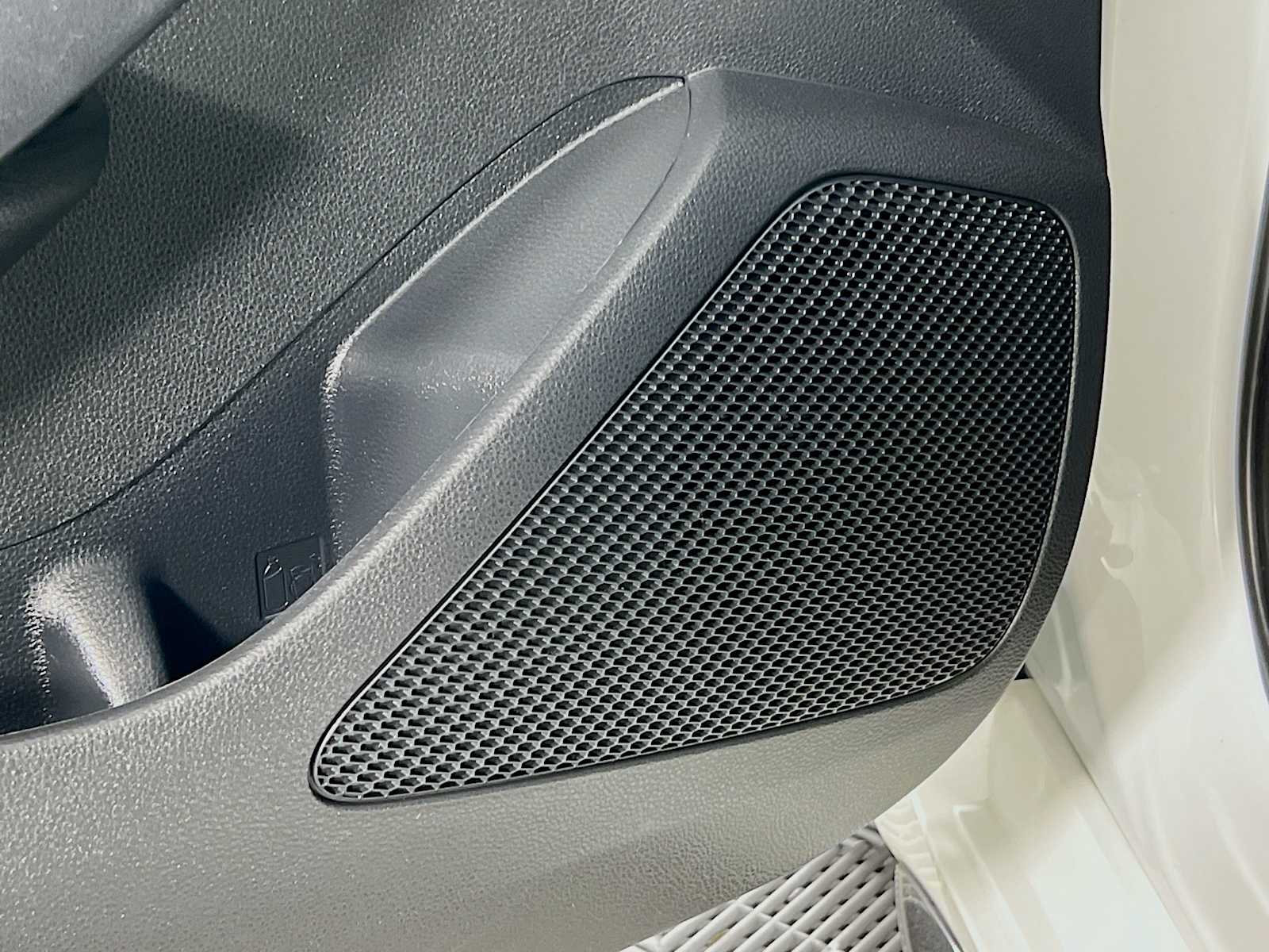 2023 Toyota Corolla SE - Photo 18