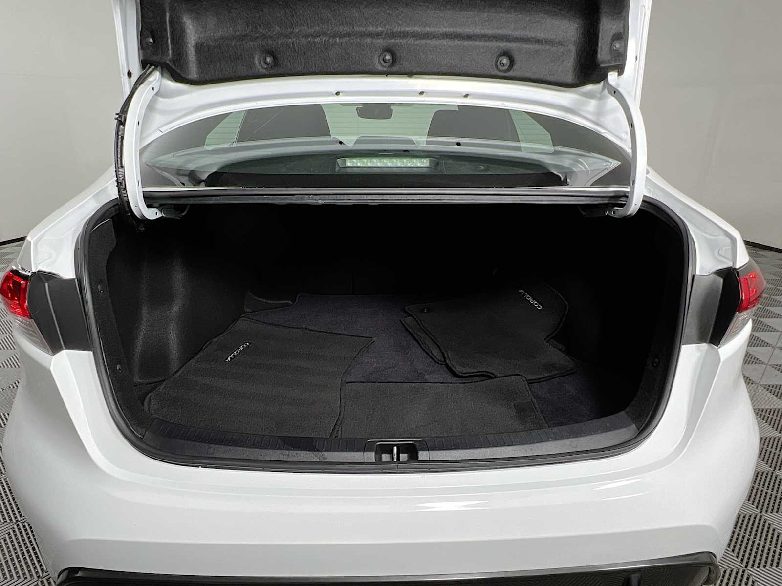 2023 Toyota Corolla SE - Photo 24