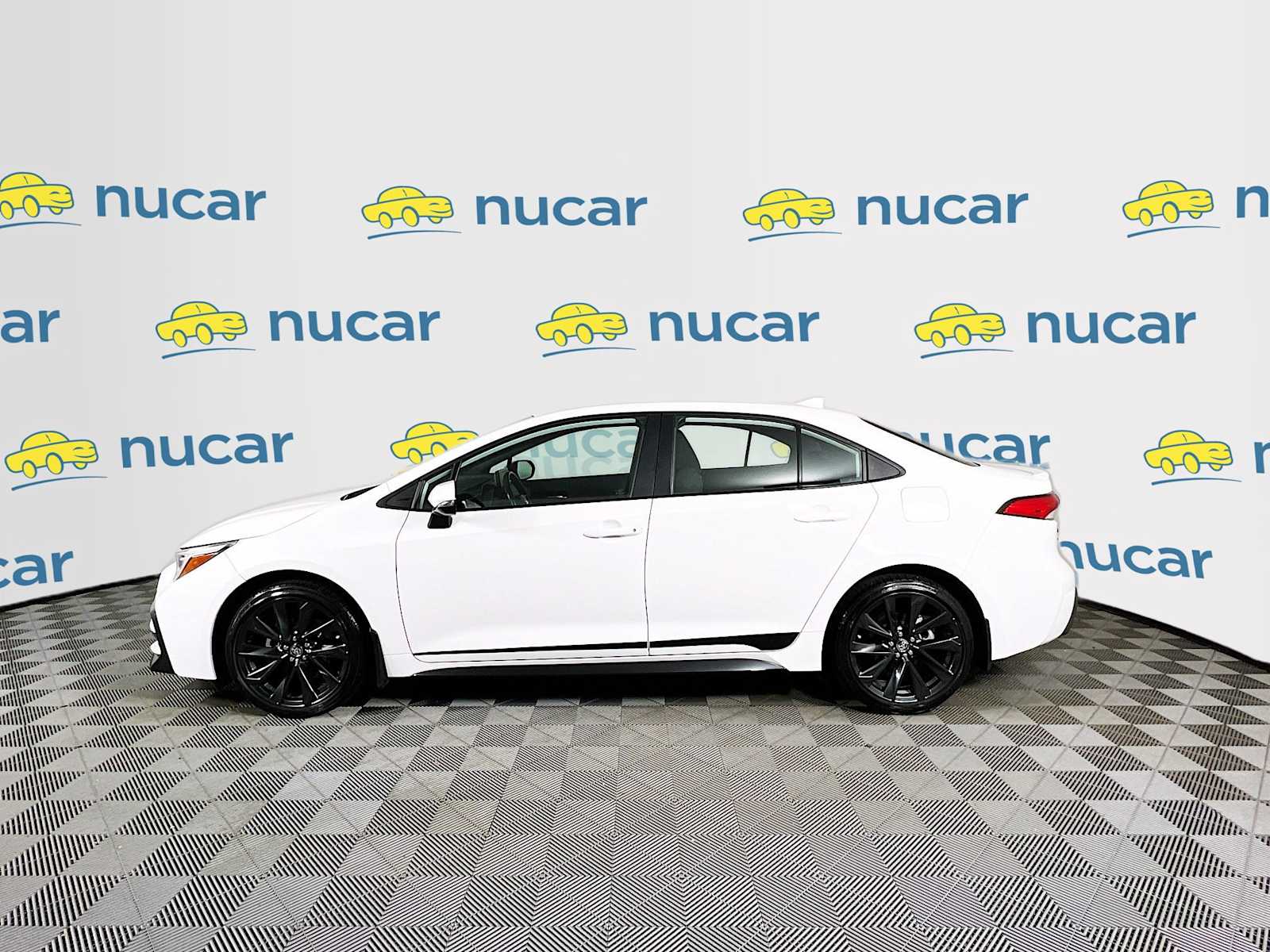 2023 Toyota Corolla SE - Photo 4