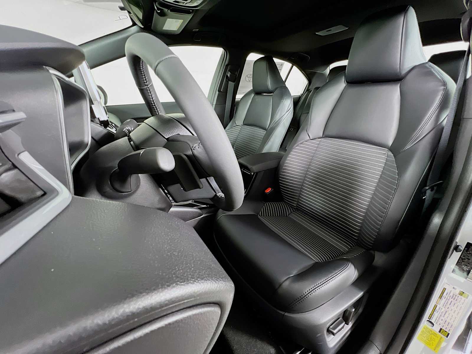 2026 Toyota Corolla XSE - Photo 12