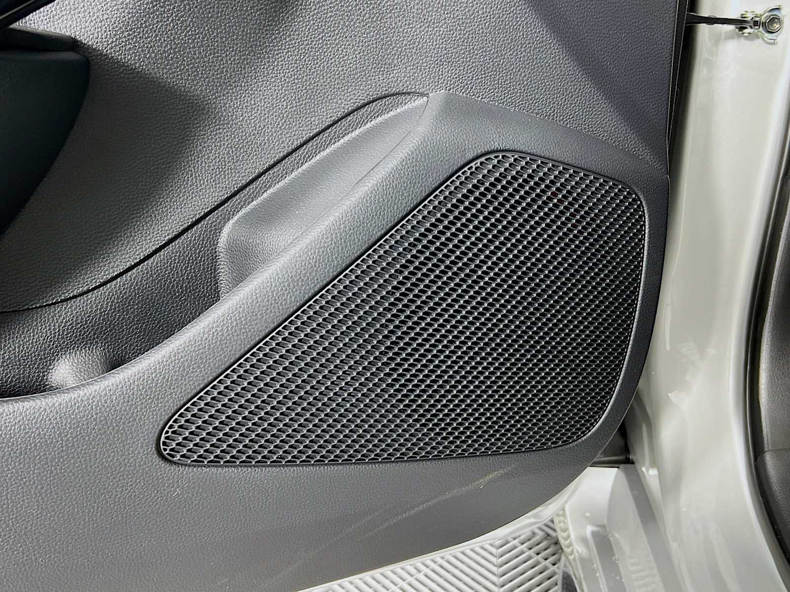 2026 Toyota Corolla XSE - Photo 16