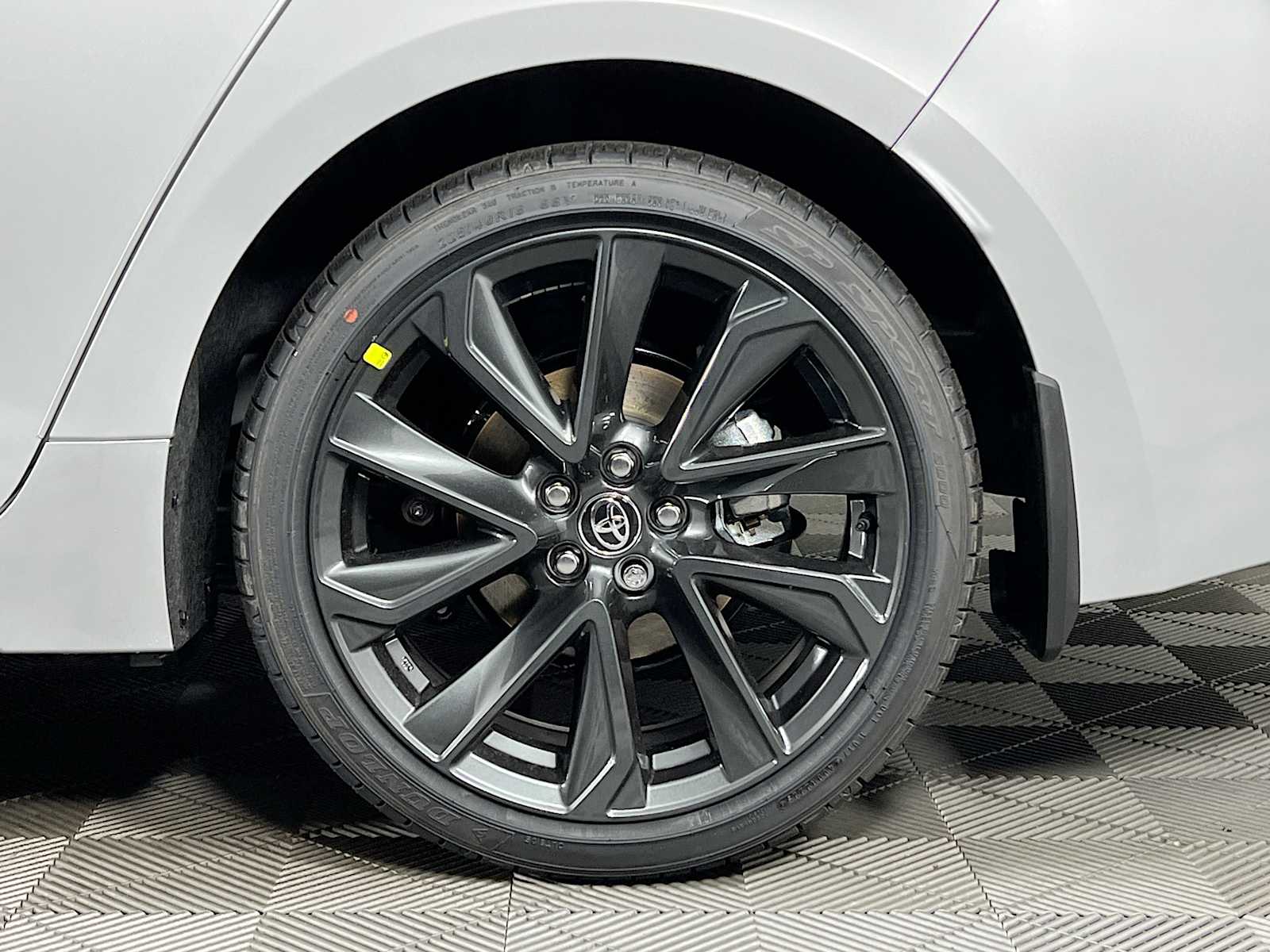 2026 Toyota Corolla XSE - Photo 18