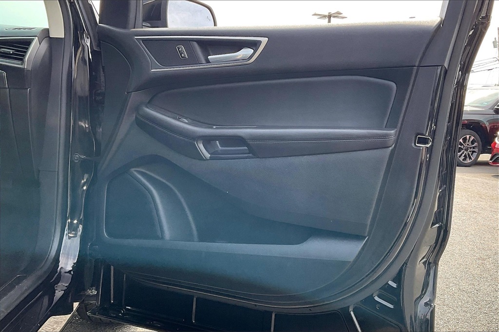 2022 Ford Edge SEL - Photo 11