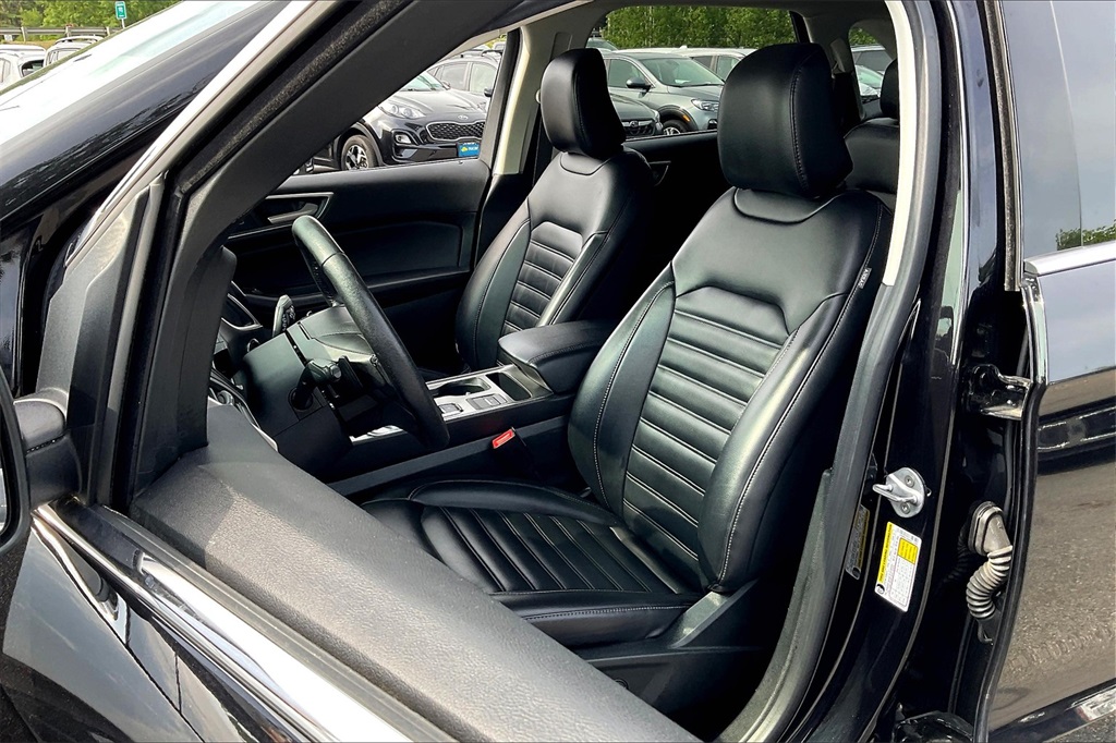 2022 Ford Edge SEL - Photo 9