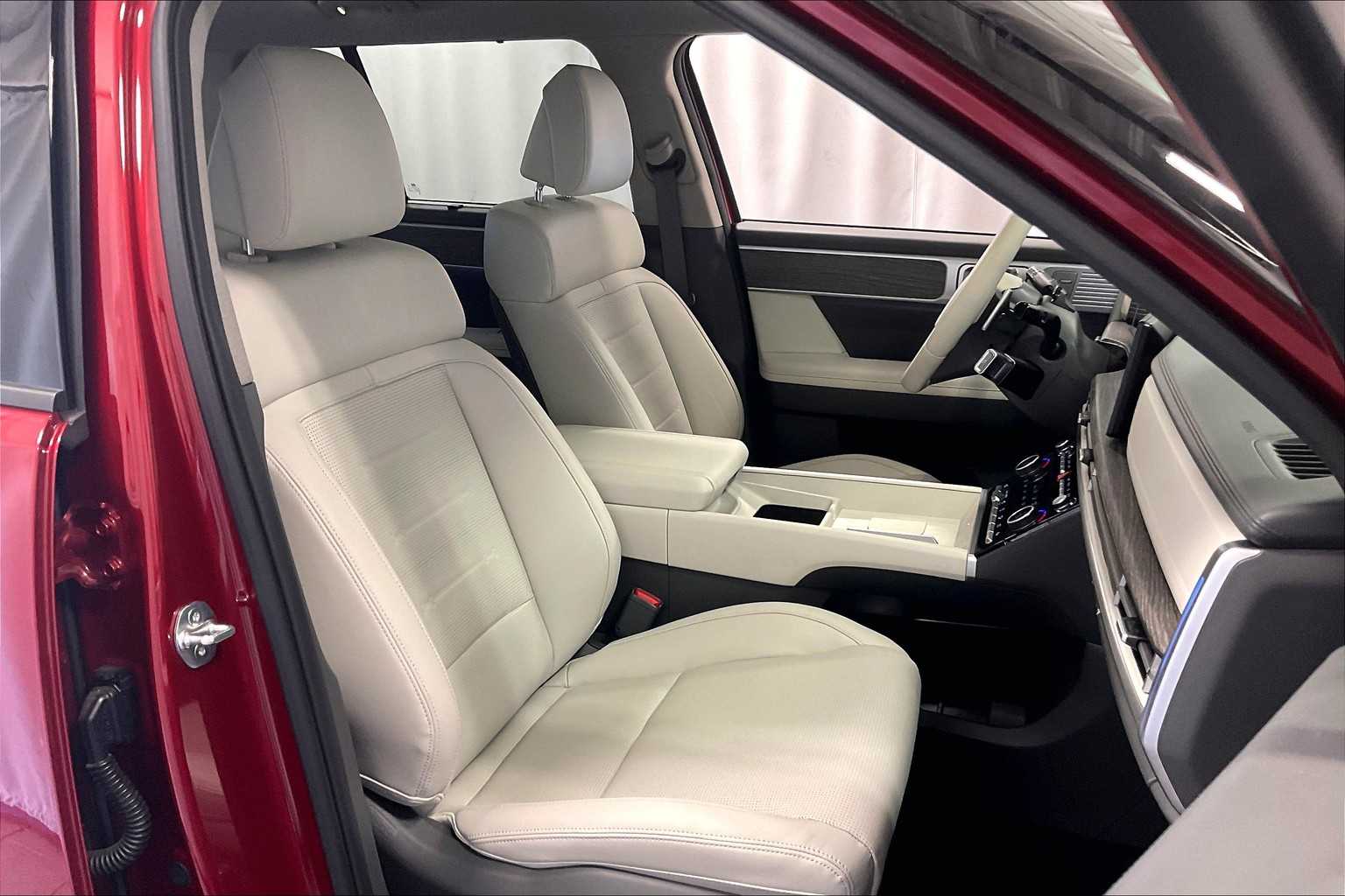 2024 Hyundai Santa Fe Limited - Photo 11