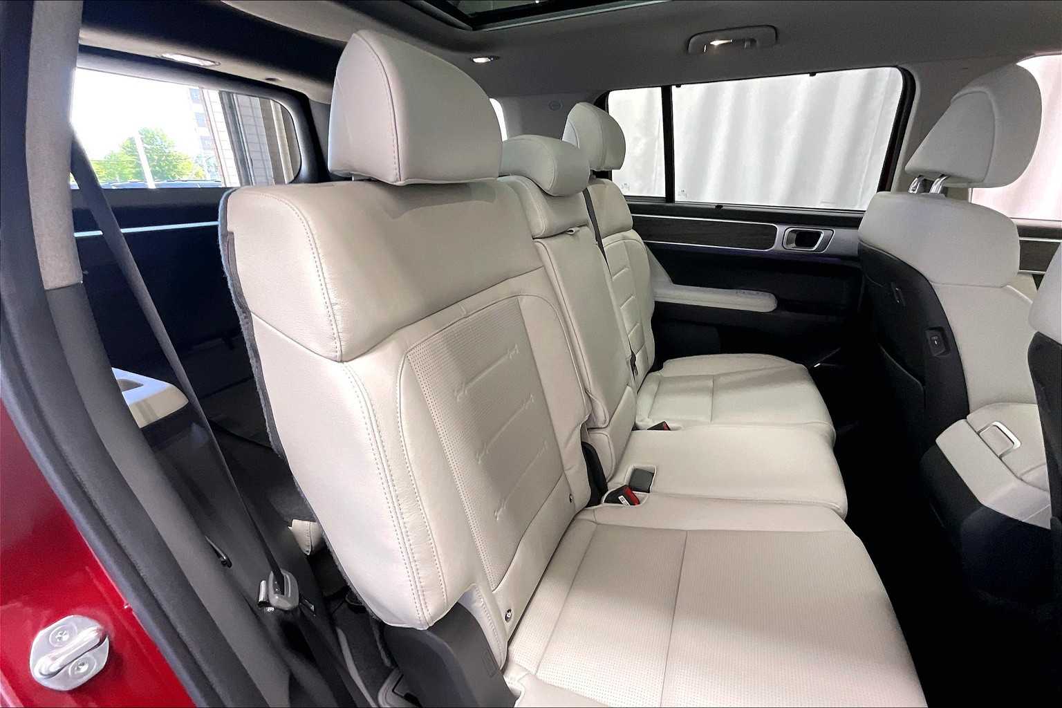 2024 Hyundai Santa Fe Limited - Photo 16