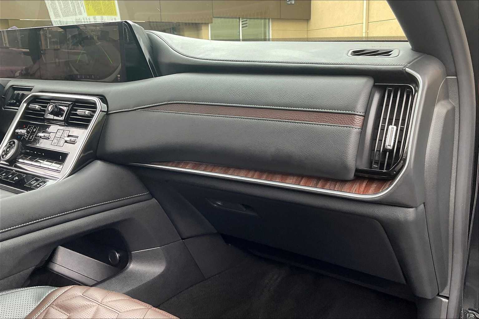 2025 Nissan Armada Platinum Reserve - Photo 13