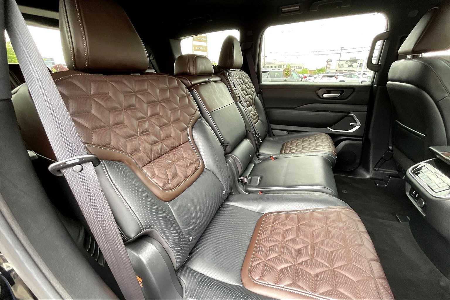 2025 Nissan Armada Platinum Reserve - Photo 16