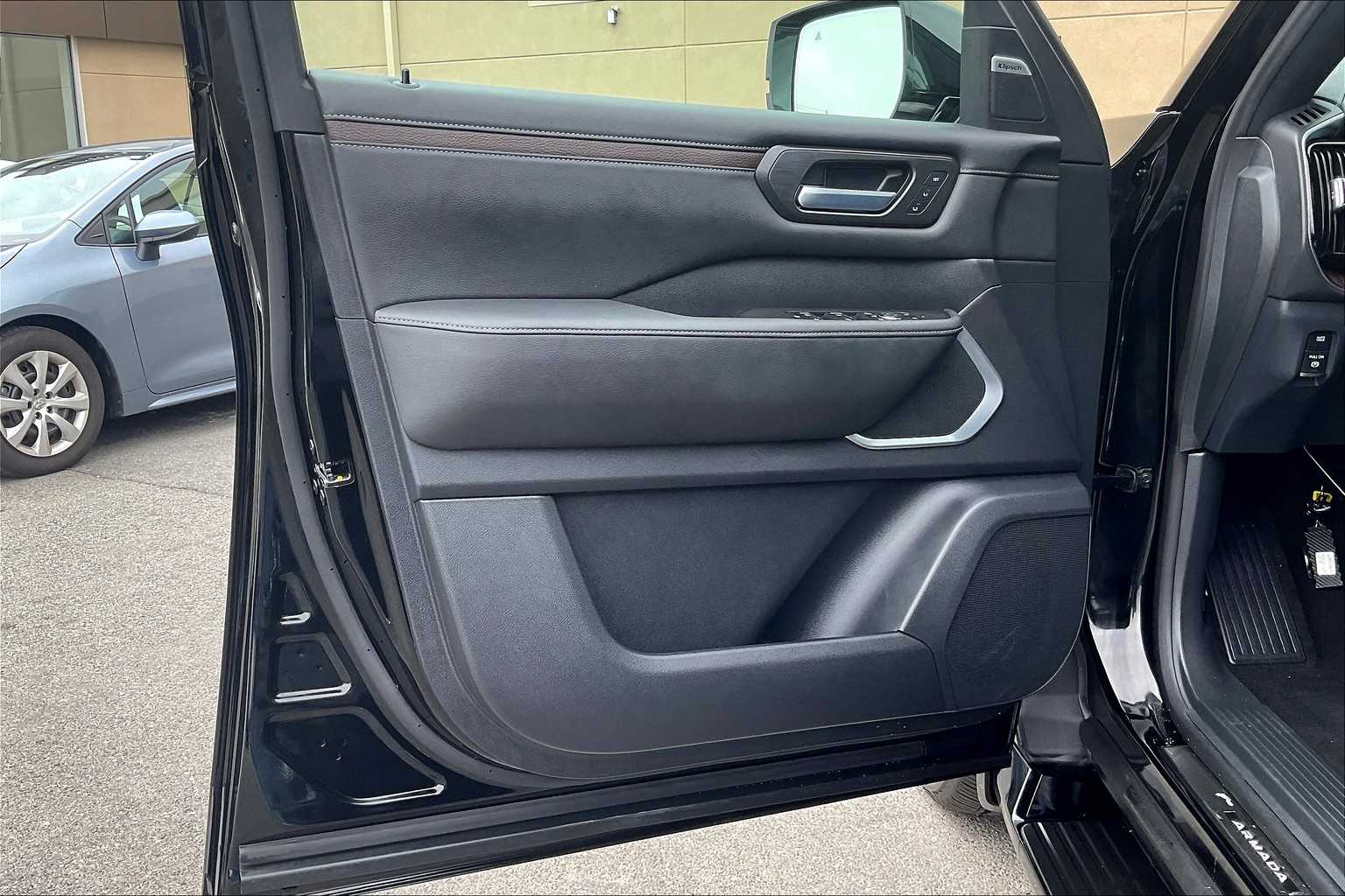 2025 Nissan Armada Platinum Reserve - Photo 9