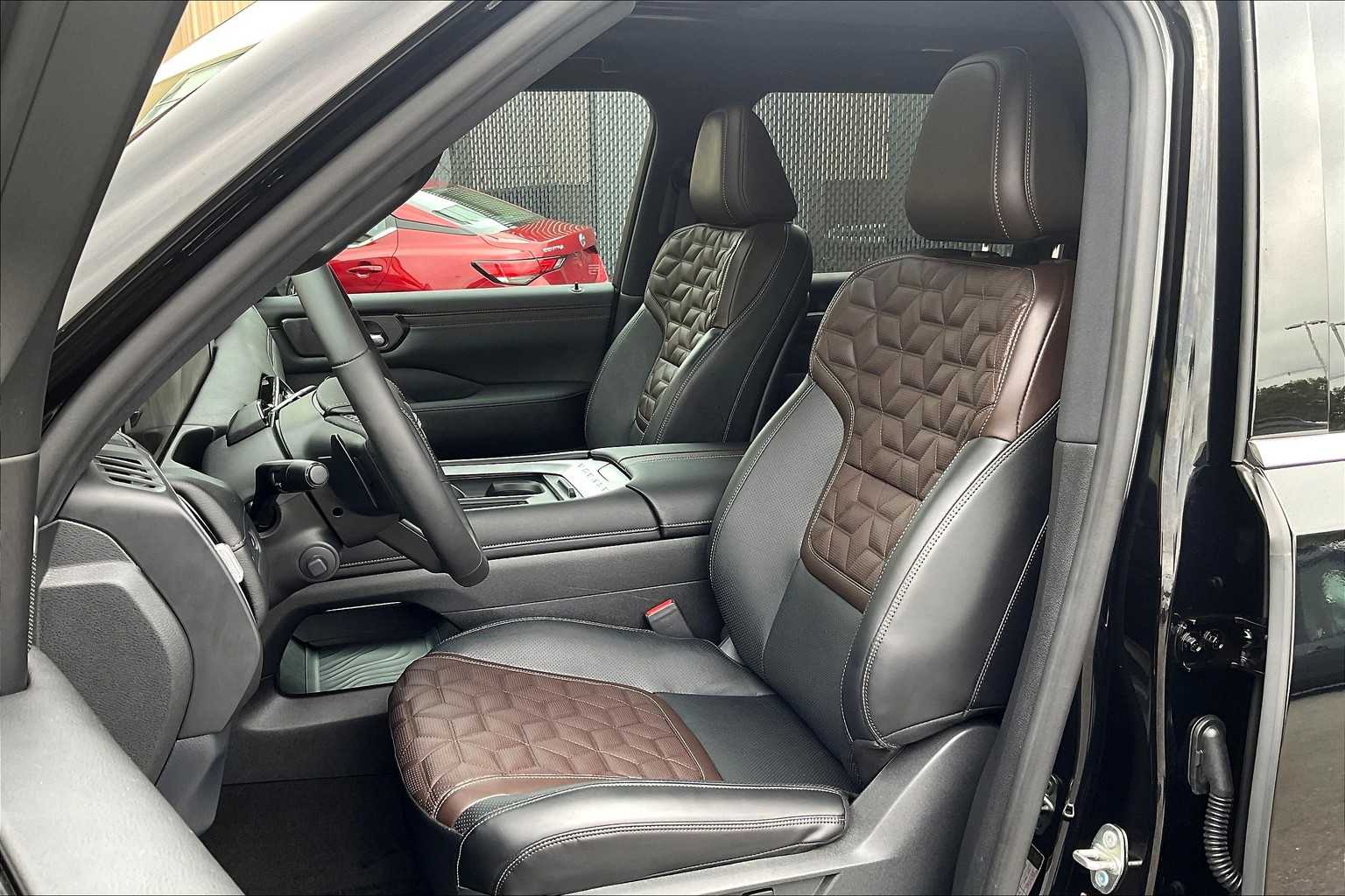 2025 Nissan Armada Platinum Reserve - Photo 10