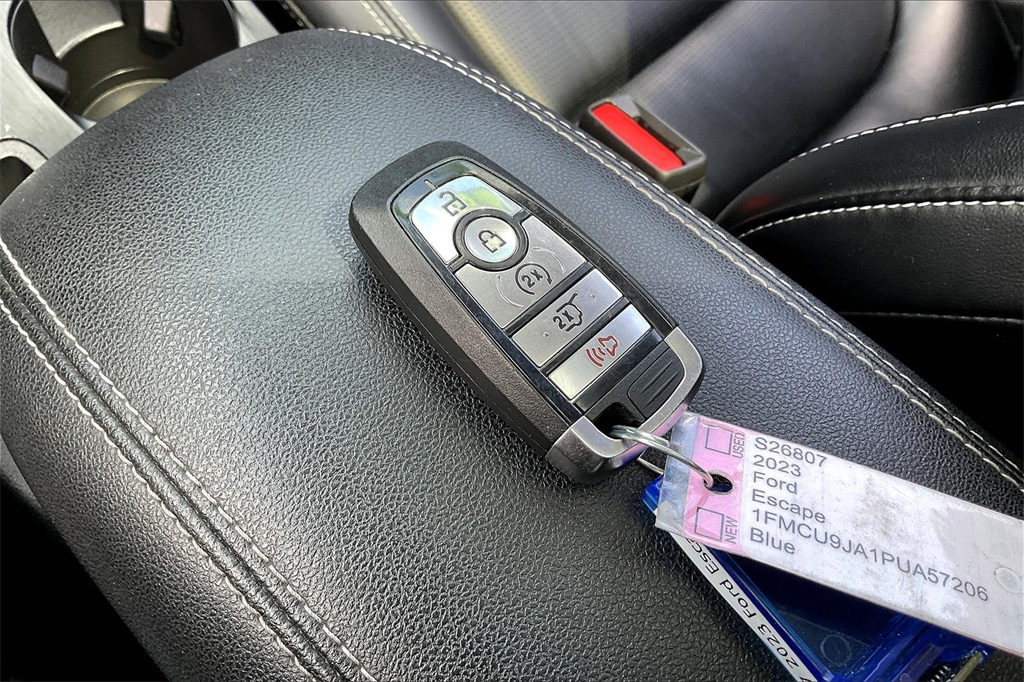 2023 Ford Escape Platinum - Photo 28