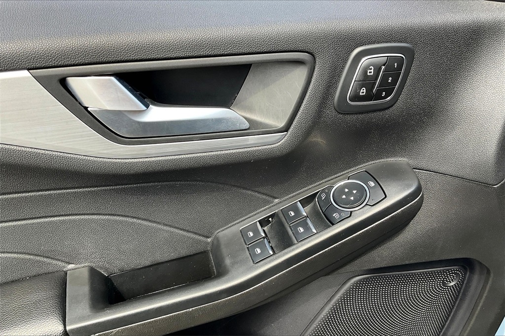 2023 Ford Escape Platinum - Photo 37