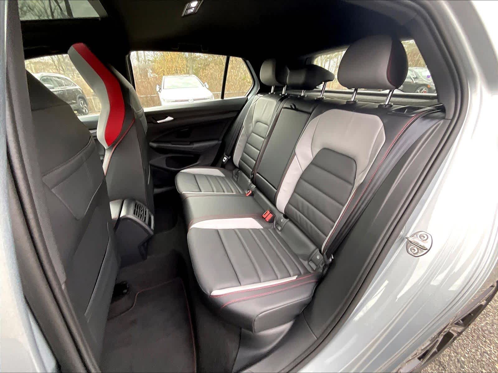 2026 Volkswagen Golf GTI SE - Photo 15