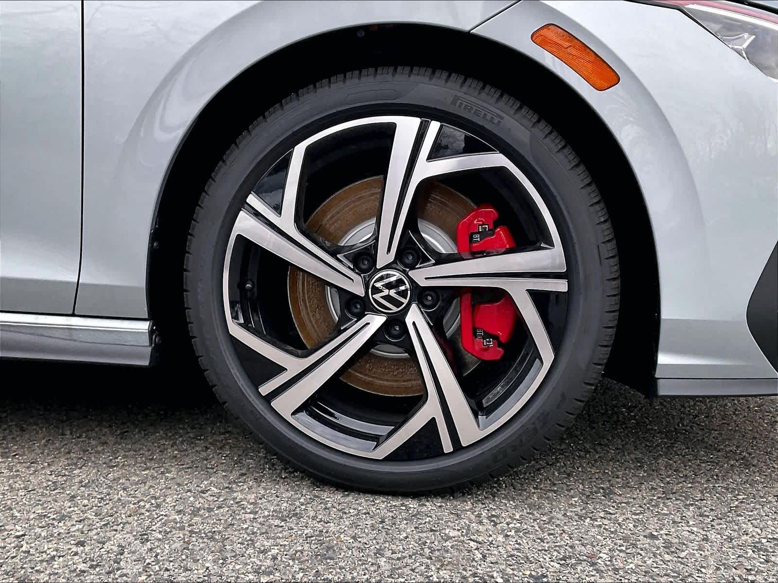 2026 Volkswagen Golf GTI SE - Photo 8