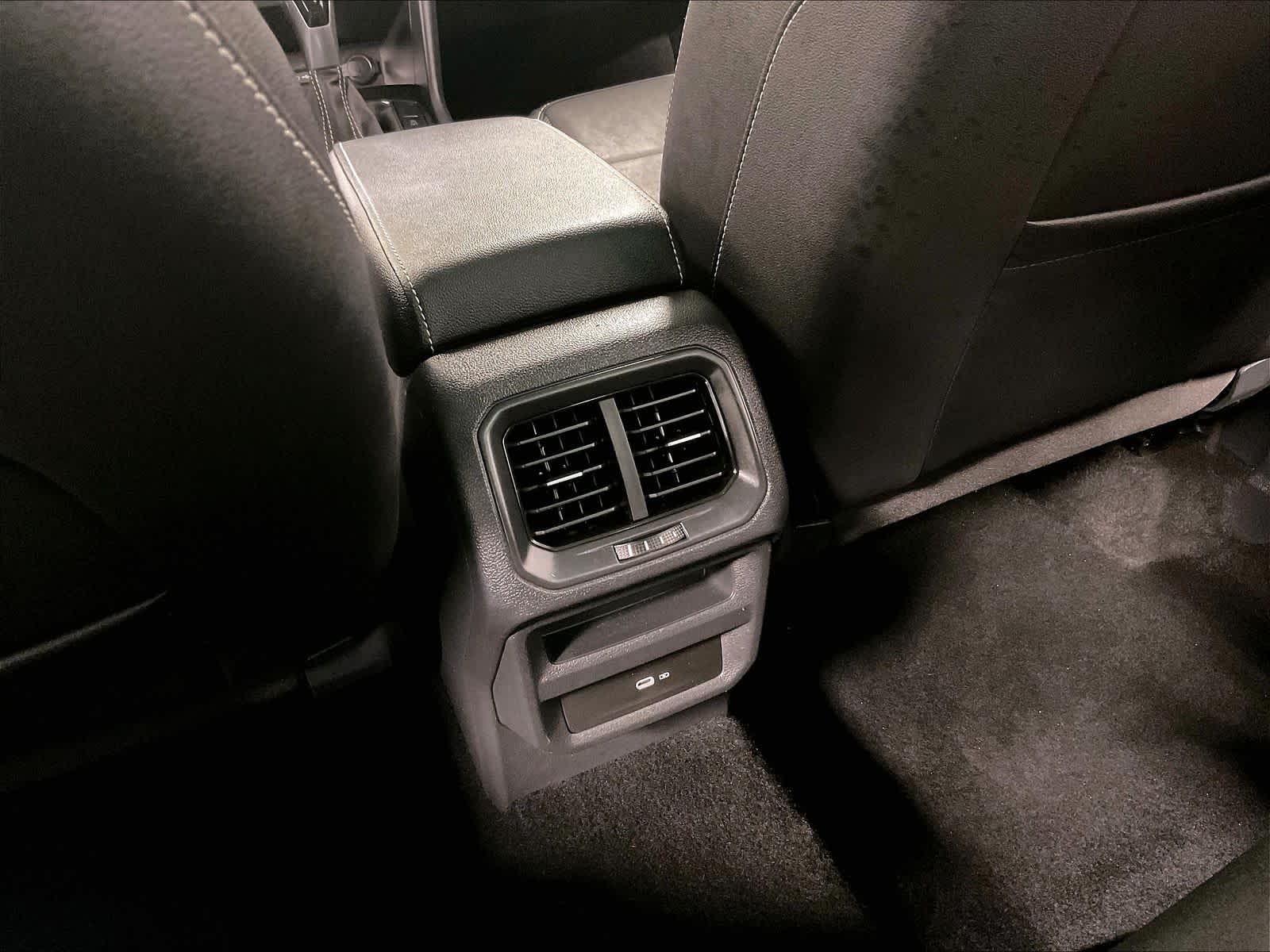 2022 Volkswagen Taos SE - Photo 28