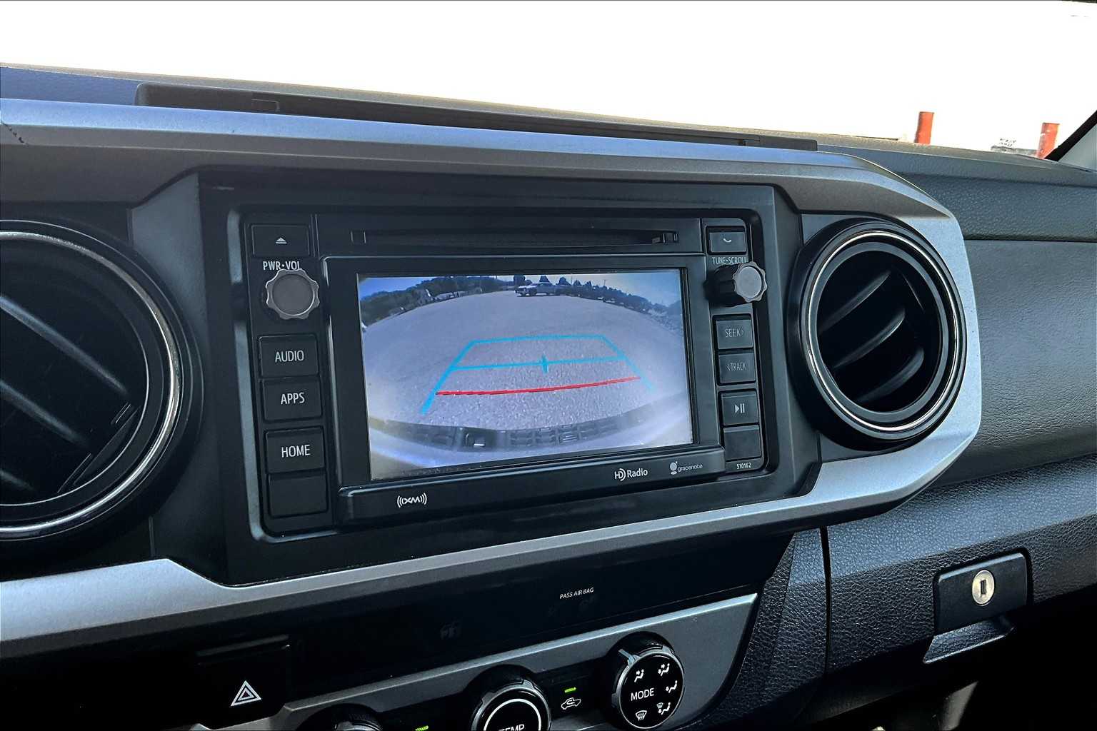 2018 Toyota Tacoma SR5 - Photo 19