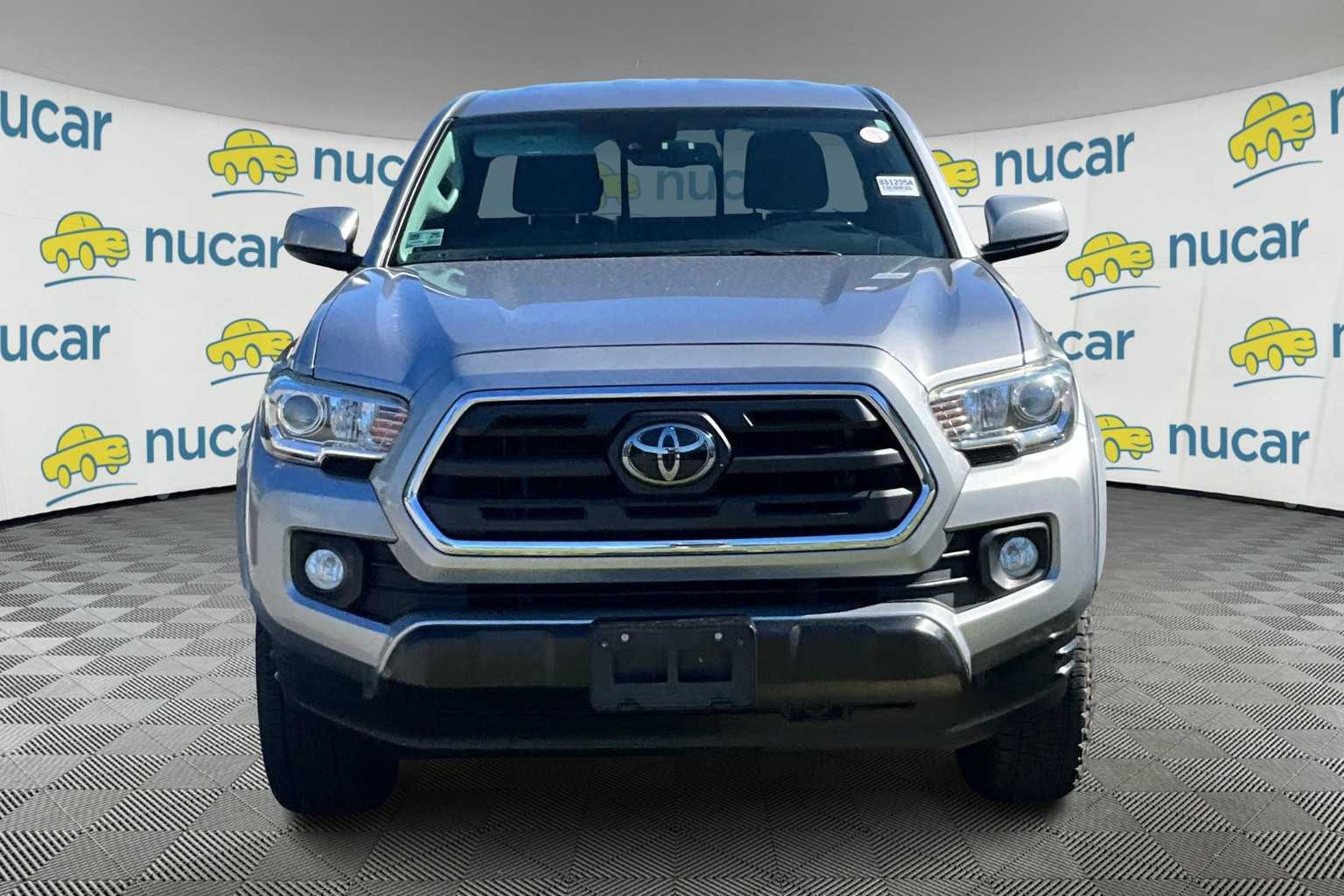 2018 Toyota Tacoma SR5 - Photo 2