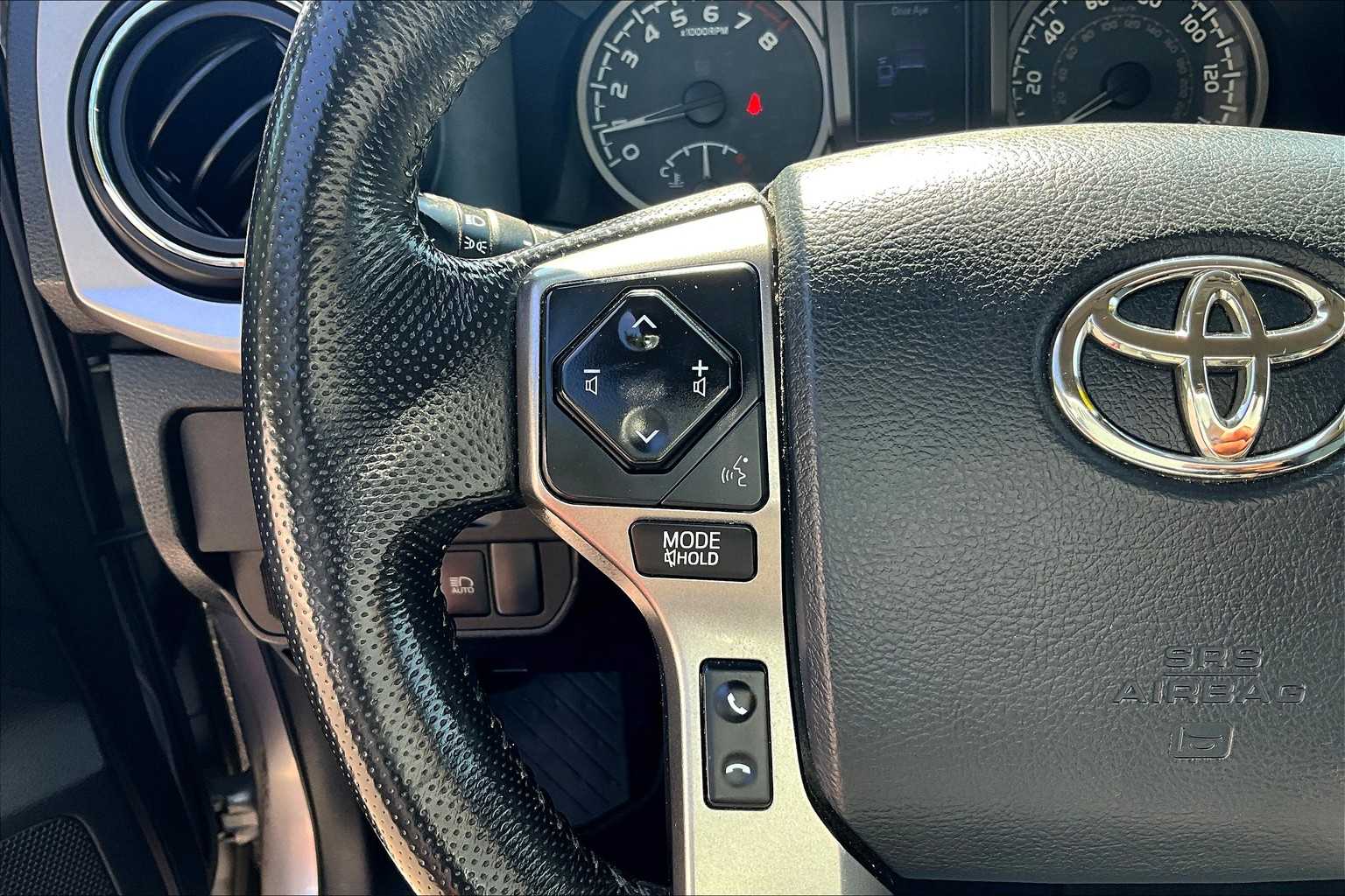 2018 Toyota Tacoma SR5 - Photo 23