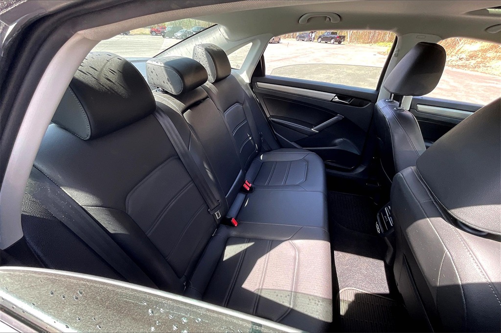 2021 Volkswagen Passat 2.0T SE - Photo 18