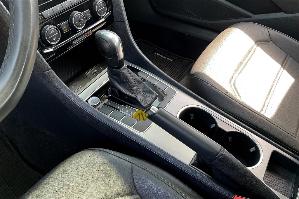 2021 Volkswagen Passat 2.0T SE - Photo 19