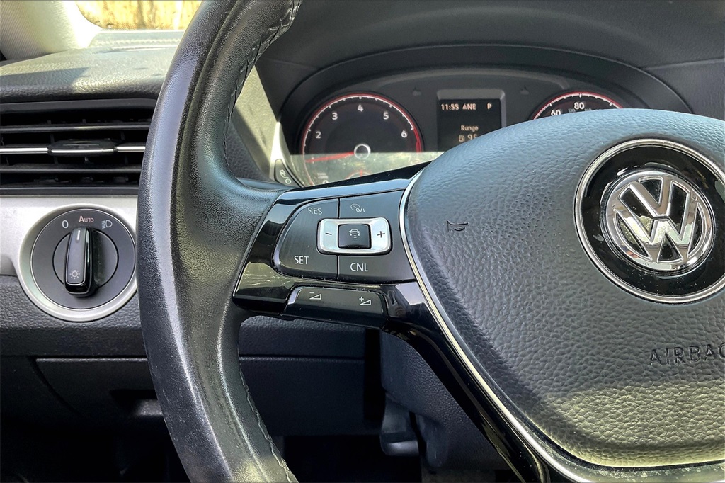 2021 Volkswagen Passat 2.0T SE - Photo 22
